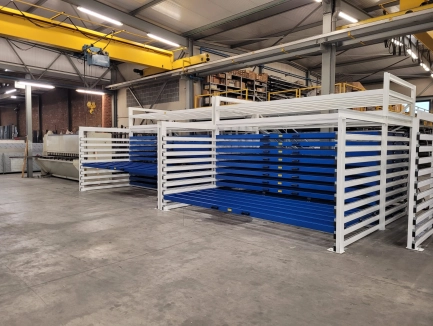 Expandable plate and tube racks