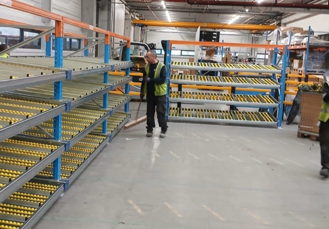 Installation of Flow Racks for Small Products