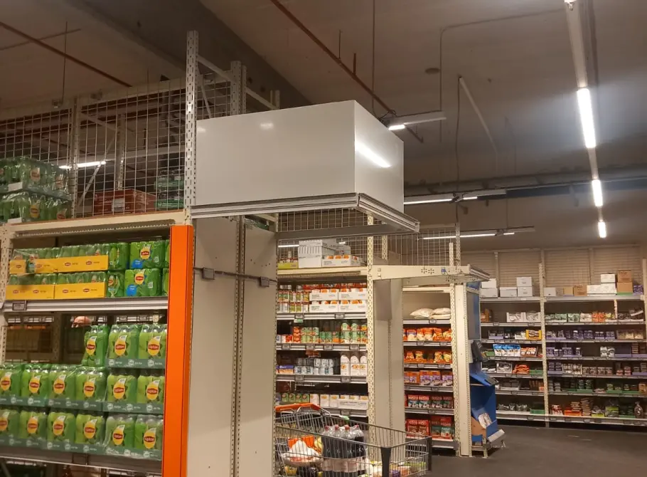 The benefits of shelving for shopfitting