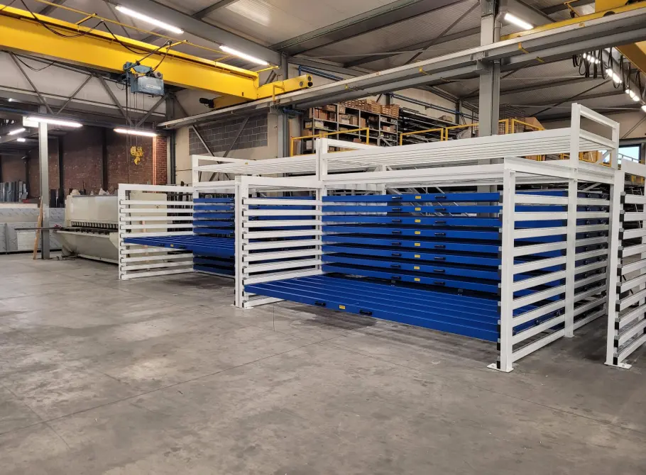 Expandable plate and tube racks