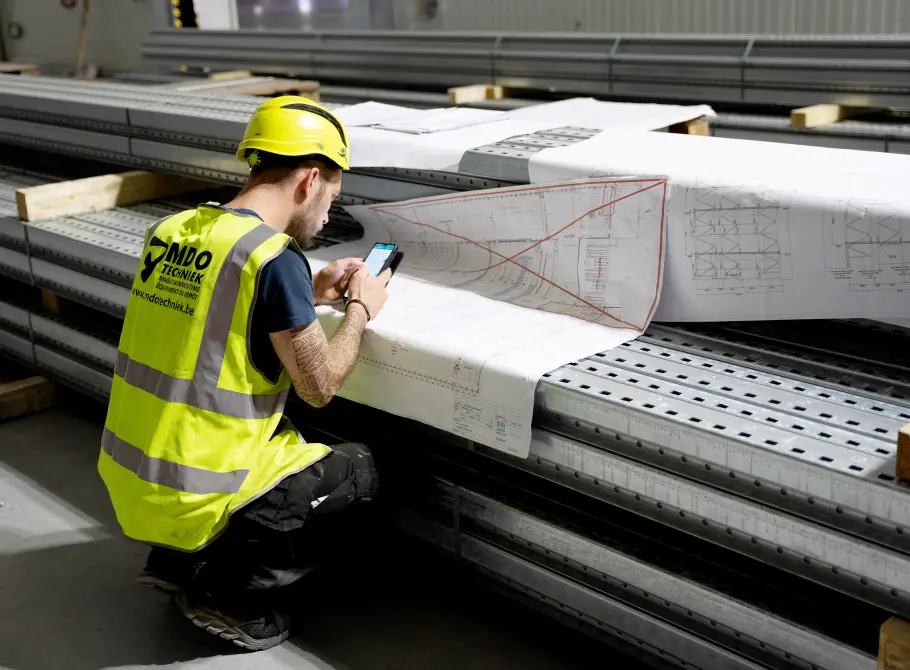 Report damage to your racks directly <span>via our app</span>